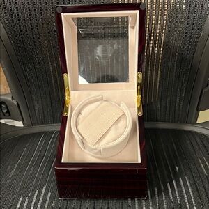 Elegant Wooden Watch Winder with clear Glass Top